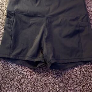 Gray Athletic Shorts with High Waistband and Stretch Fabric